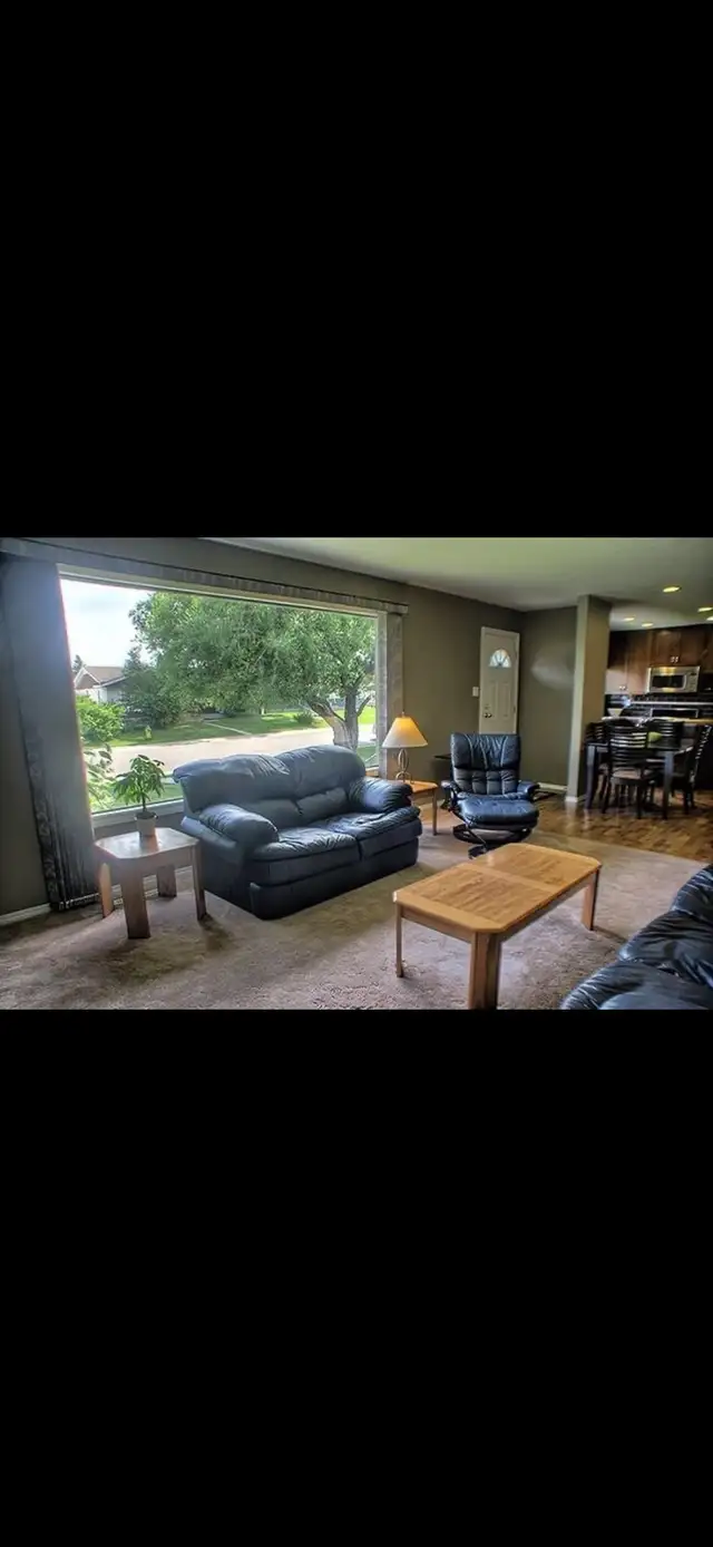 West End Home 4 Bed 2 Bath - Photo 5