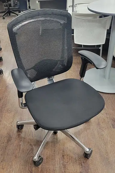 Teknion Nuova Contessa Ergonomic Chair–Premium Mesh Task Chair!