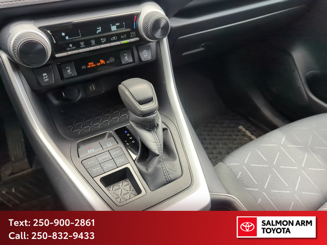 2025 Toyota RAV4 LE LE AWD, CERTIFIED, NEAR NEW BRAKES - Photo 17