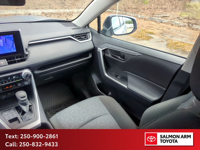 2025 Toyota RAV4 LE LE AWD, CERTIFIED, NEAR NEW BRAKES - Photo 24