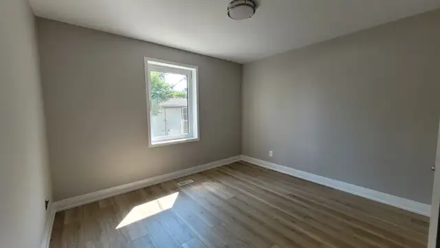 3 bedroom house for rent in Brampton downtown - Photo 3