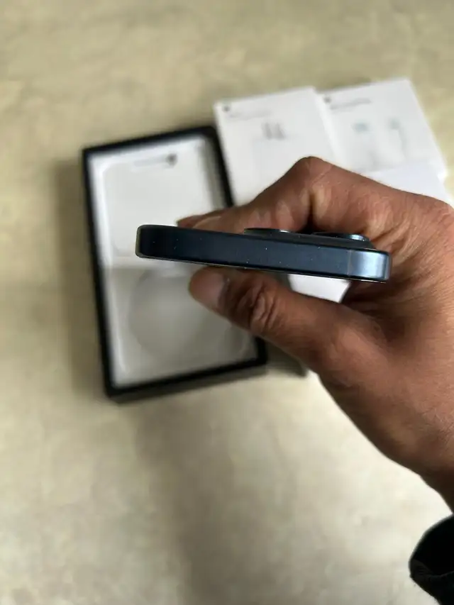 iPhone 15 Pro 128gb 80% batteryAirpods/Fast Charger/Delivery - Photo 4