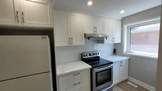 3 bedroom house for rent in Brampton downtown - Photo 4