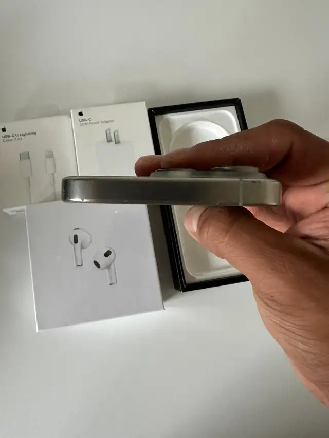 iPhone 16 Pro 256gb Airpods Package/Delivery - Photo 6