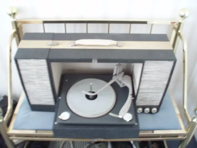 VINTAGE 1950'S RCA RECORD PLAYER - TURNTABLE - Photo 4