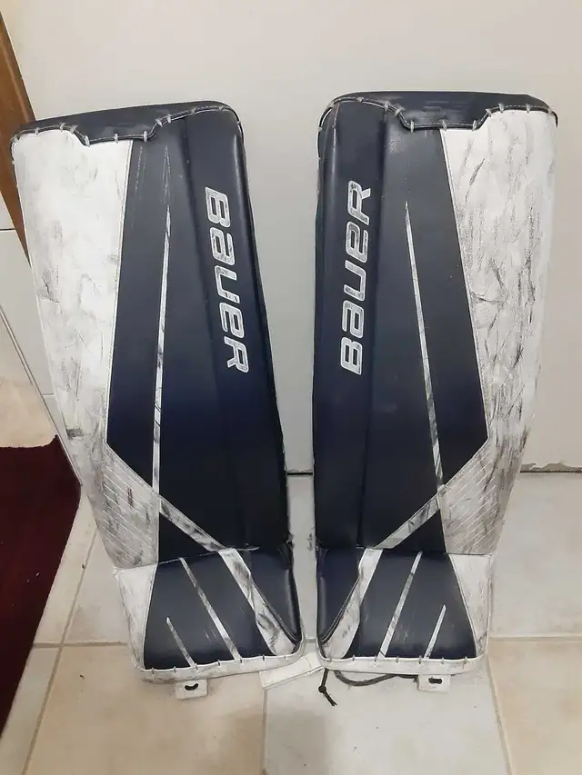 BAUER Hockey Pads