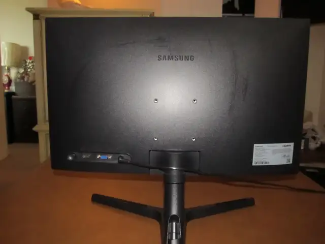 SAMSUNG 24' MONITOR - Photo 3