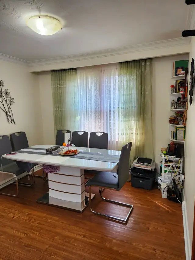 House for Rent (Main Floor) Kennedy Station - Photo 2