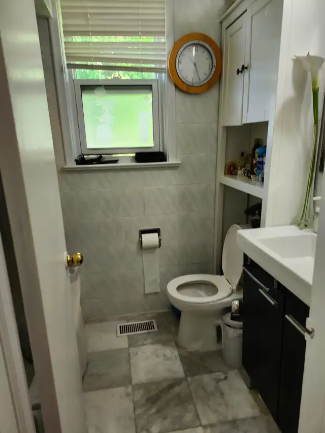 House for Rent (Main Floor) Kennedy Station - Photo 7