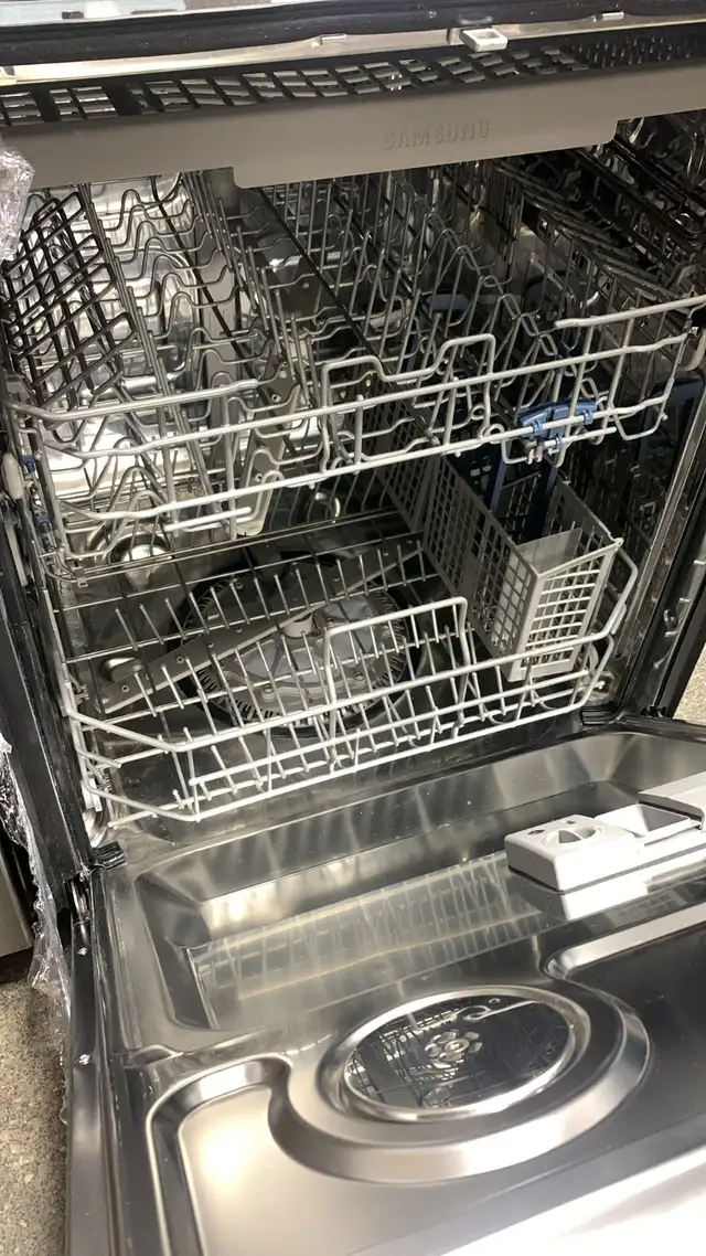 Dishwasher - 24 Samsung DW80T5040US - Built in Top Control - SS