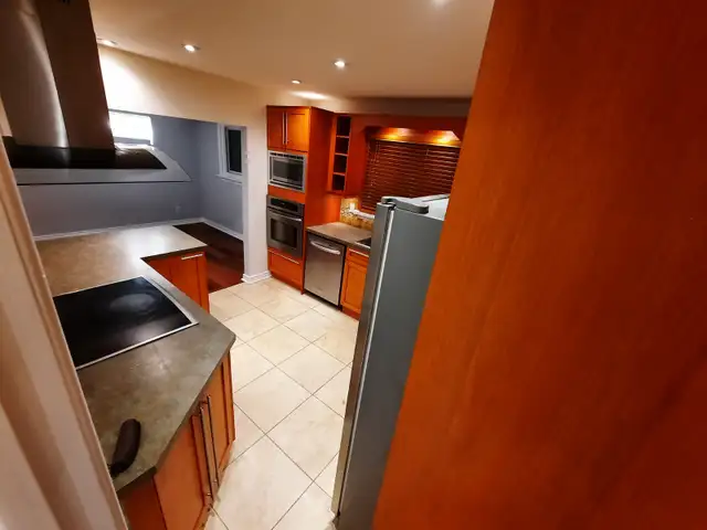 3 Bedroom House For Rent - Main Floor (Richmond Hill) - Photo 3