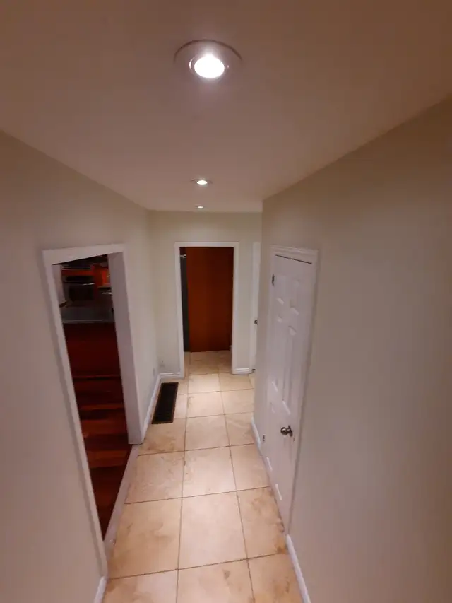 3 Bedroom House For Rent - Main Floor (Richmond Hill) - Photo 4