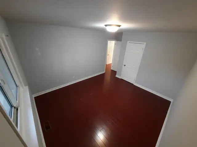 3 Bedroom House For Rent - Main Floor (Richmond Hill) - Photo 7