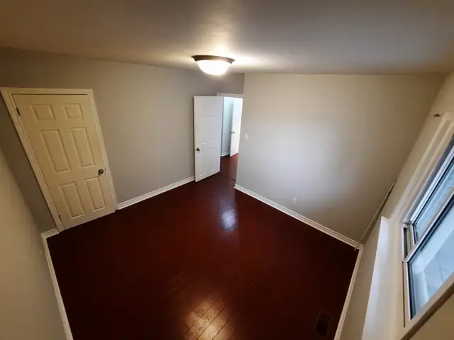 3 Bedroom House For Rent - Main Floor (Richmond Hill) - Photo 8