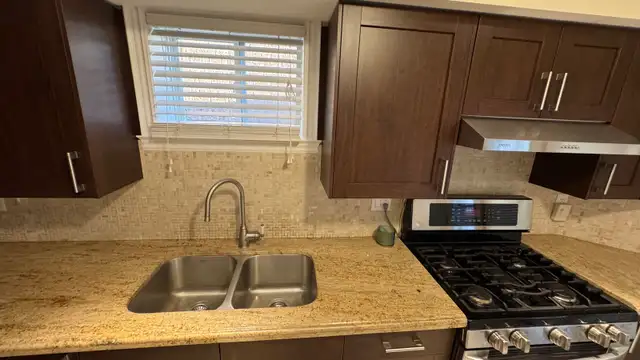 Bright 1-Bedroom Walkout in Prime Thornhill - Photo 4