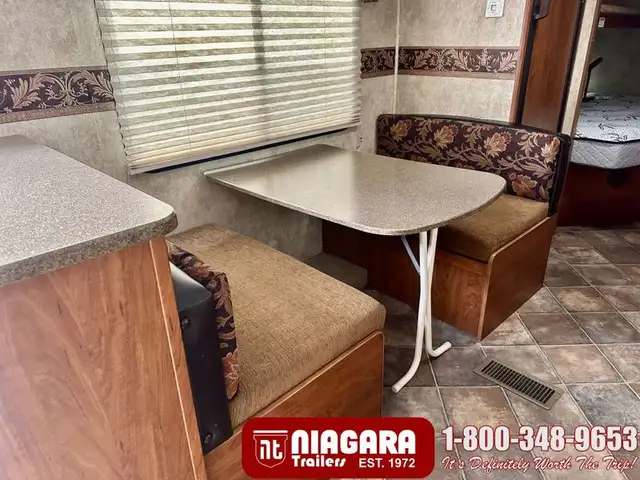 2011 KEYSTONE PASSPORT ULTRA LITE 280BH Travel Trailer - Photo 8