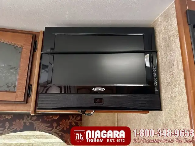 2011 KEYSTONE PASSPORT ULTRA LITE 280BH Travel Trailer - Photo 15