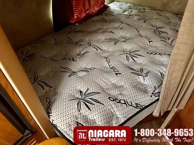 2011 KEYSTONE PASSPORT ULTRA LITE 280BH Travel Trailer - Photo 19