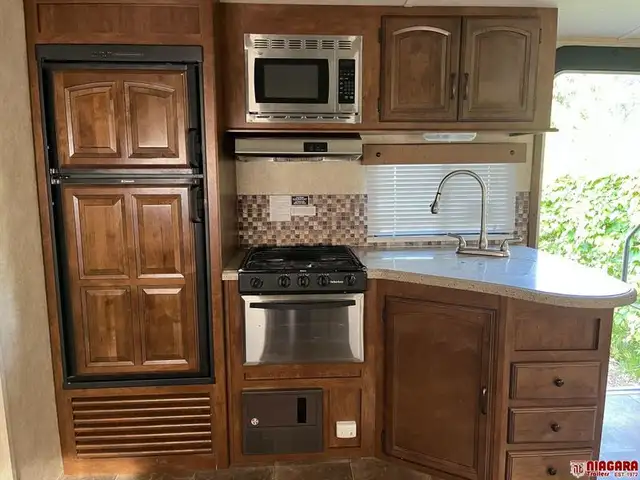 2014 FOREST RIVER SALEM HEMISPHERE 262RL Travel Trailer - Photo 7