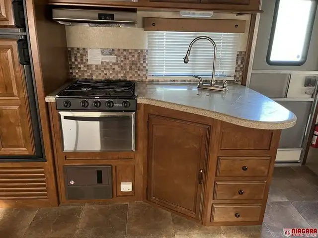 2014 FOREST RIVER SALEM HEMISPHERE 262RL Travel Trailer - Photo 10