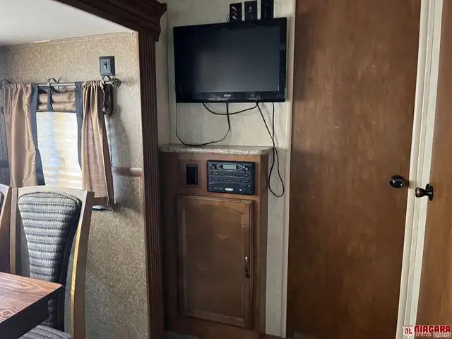 2014 FOREST RIVER SALEM HEMISPHERE 262RL Travel Trailer - Photo 19