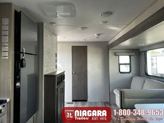 2026 COACHMEN CATALINA SUMMIT SERIES 8 281QBUNK Travel Trailer - Photo 9