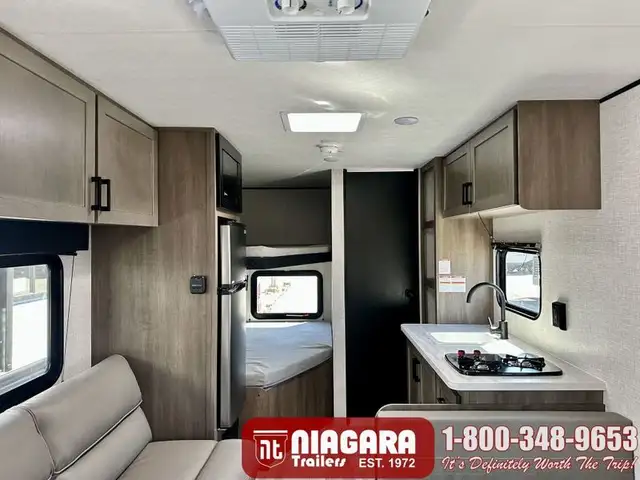 2025 STARCRAFT AR/ONE 231BH Travel Trailer - Photo 5