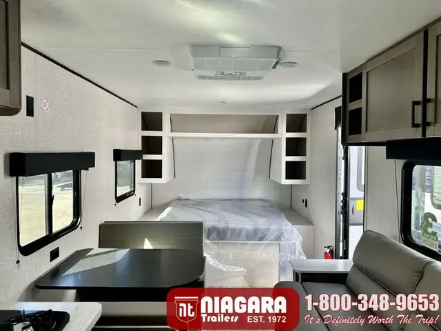 2025 STARCRAFT AR/ONE 231BH Travel Trailer - Photo 6