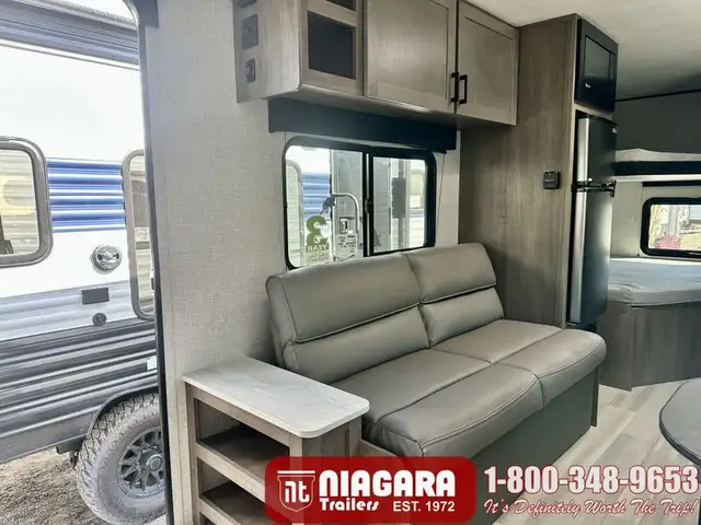 2025 STARCRAFT AR/ONE 231BH Travel Trailer - Photo 10