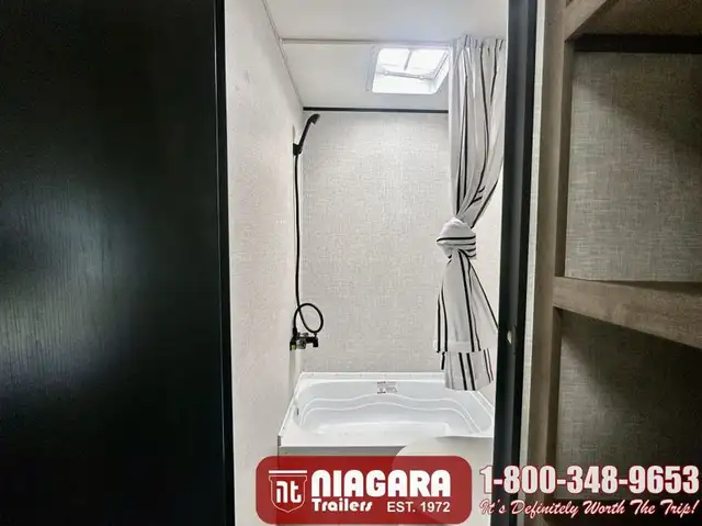 2025 STARCRAFT AR/ONE 231BH Travel Trailer - Photo 21