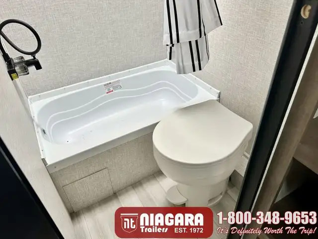 2025 STARCRAFT AR/ONE 231BH Travel Trailer - Photo 22