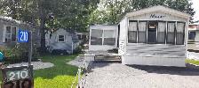 Muskoka trailer/cottage, water lot, 2 docks, shared beach, pool - Photo 7