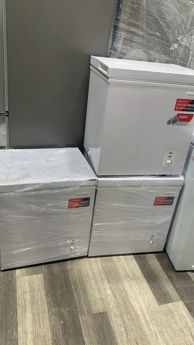 Chest Freezer - Frigidaire 2.1 Cu ft EFRF200 - White( MEGA SALE