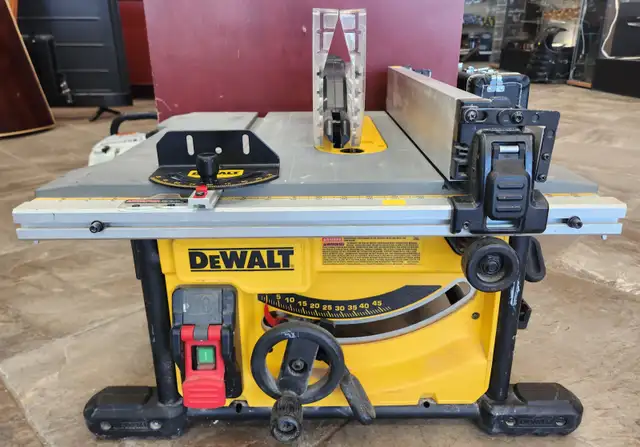 Dewalt Corded Table Saw DWE7485