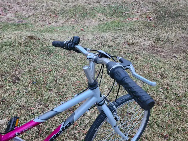 Girls Mountain Bike For Sale - Photo 8