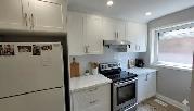 Three bedroom one washroom house for rent in Brampton downtown - Photo 2