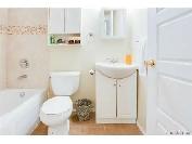 Bright Cozy 2 Bdrm Basement Near University