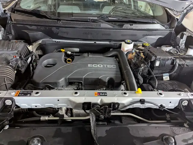 2021 Chevrolet Equinox LS WITH GREAT GAS MILEAGE! - Photo 17