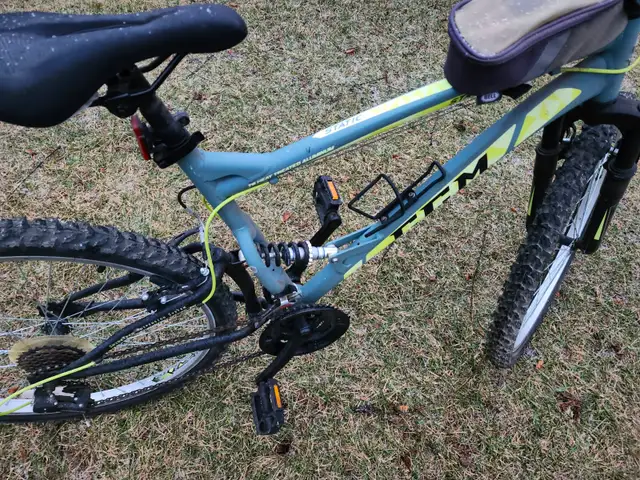 Adult Mountain Bike For Sale - Photo 9