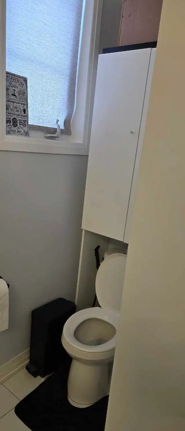 Fully furnished room for rent with 1 Parking Spot - Photo 8