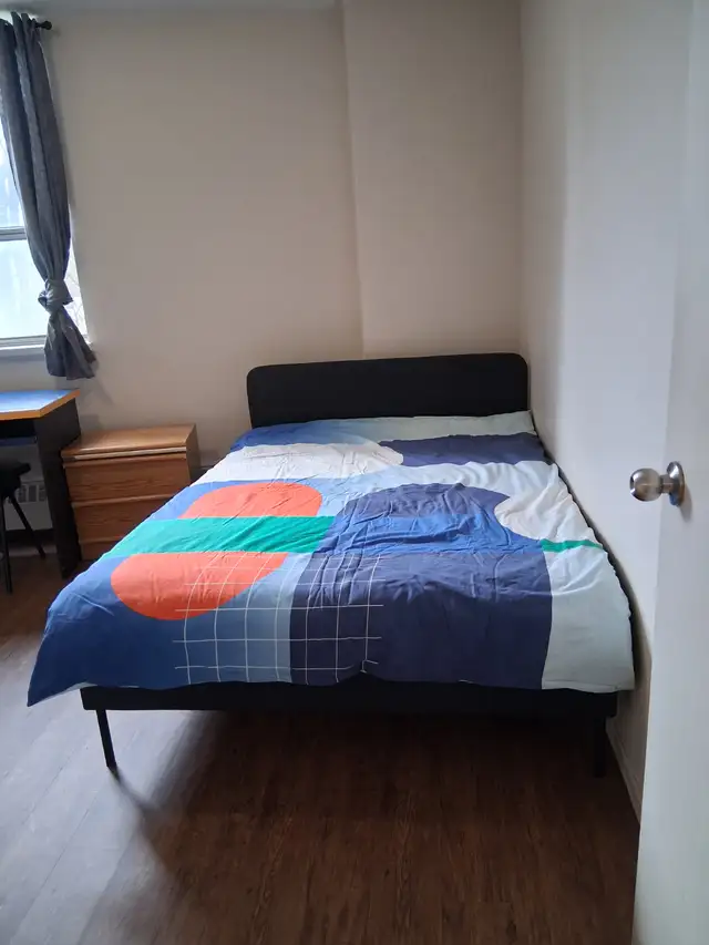 Large Room Apartment for Rent on Yonge Street