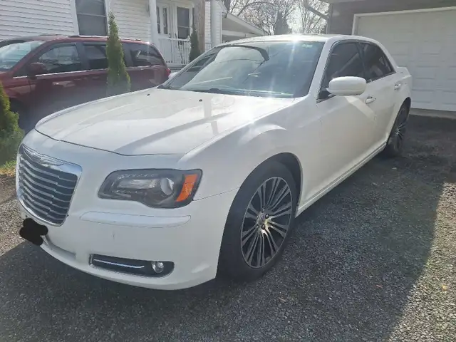 2013 Chrysler 300s 5.7L Hemi - Photo 3