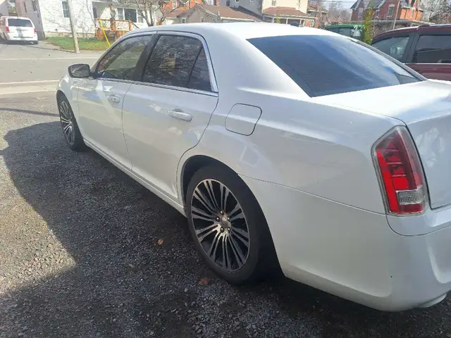 2013 Chrysler 300s 5.7L Hemi - Photo 4