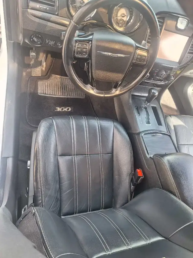 2013 Chrysler 300s 5.7L Hemi - Photo 10