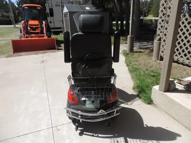 Daymark Rickshaw Mobility Scooter - Photo 5