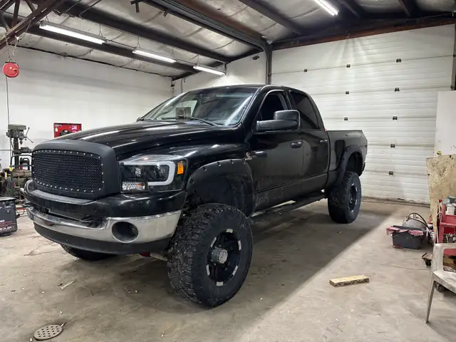 2008 Dodge 2500 6.7L Cummins 4x4 - Photo 2