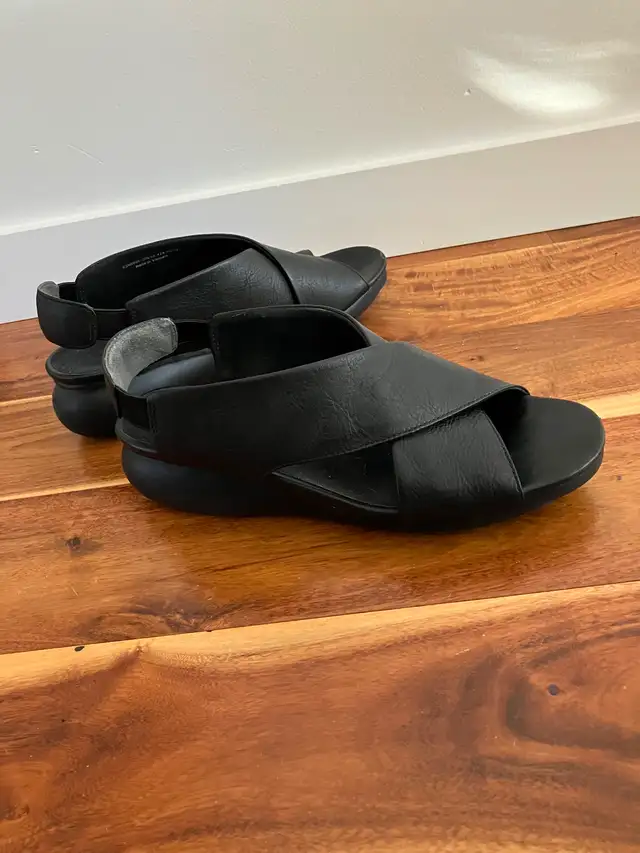 Womens Camper Black leather sandals.