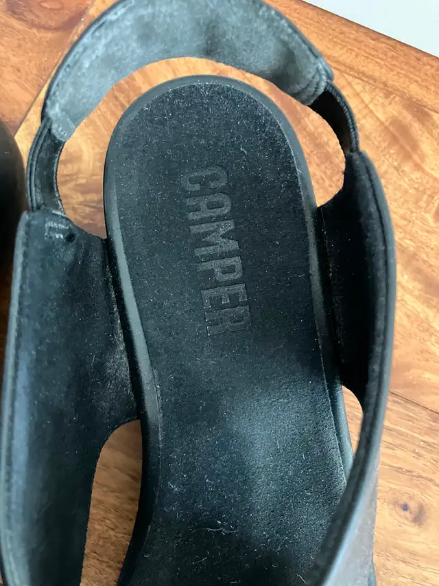 Womens Camper Black leather sandals. - Photo 2