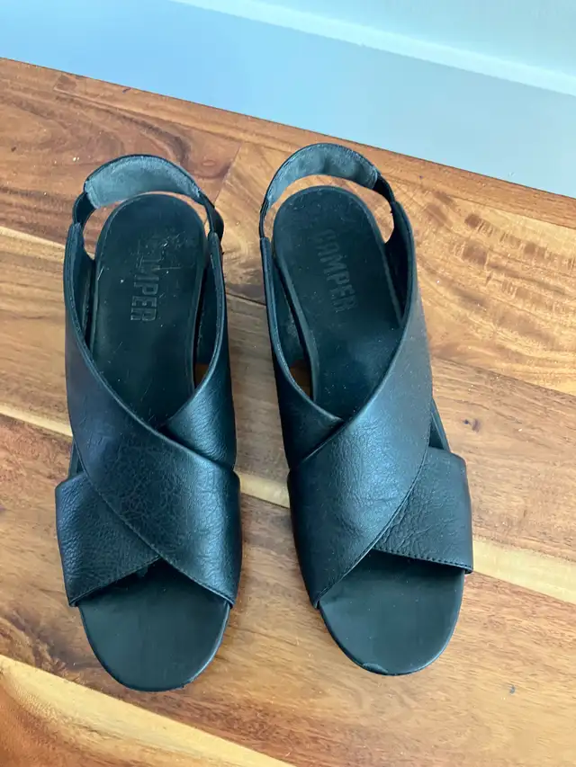 Womens Camper Black leather sandals. - Photo 3