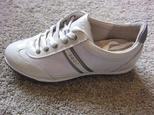 #NEW! LADIES!# ORIGINALLY $525! APRIL 18 19 $175! - Photo 2